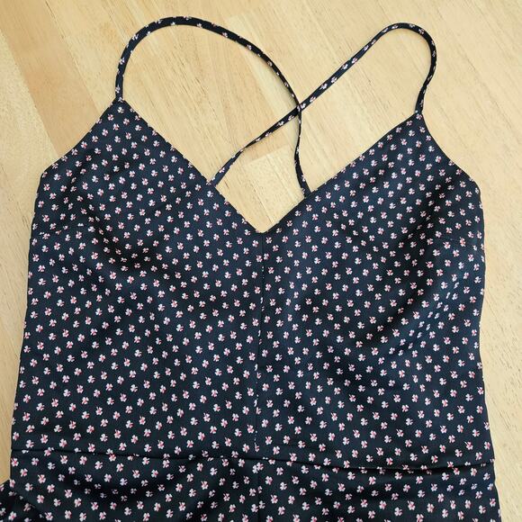 Abercrobie & Fitch Satin Jumpsuit Cami Cross Back Crop Black sz M EUC - Picture 4 of 11